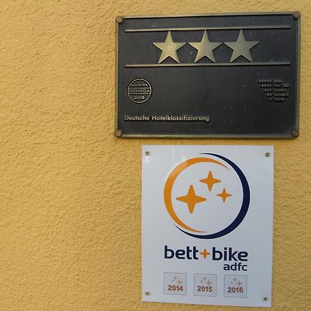 Altstadt Hotel Peiss ชตราลซุนด์ ภายนอก รูปภาพ