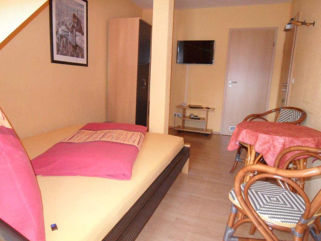 Altstadt Hotel Peiss ชตราลซุนด์ ห้อง รูปภาพ