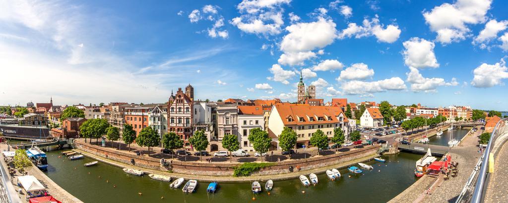 Altstadt Hotel Peiss ชตราลซุนด์ ภายนอก รูปภาพ