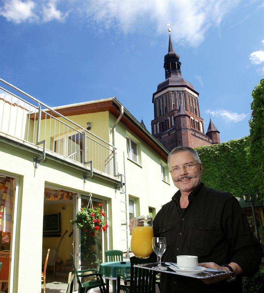 Altstadt Hotel Peiss ชตราลซุนด์ ภายนอก รูปภาพ
