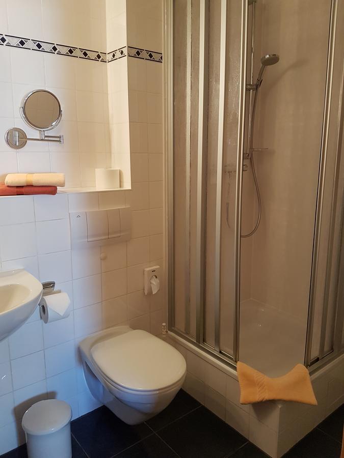 Altstadt Hotel Peiss ชตราลซุนด์ ภายนอก รูปภาพ