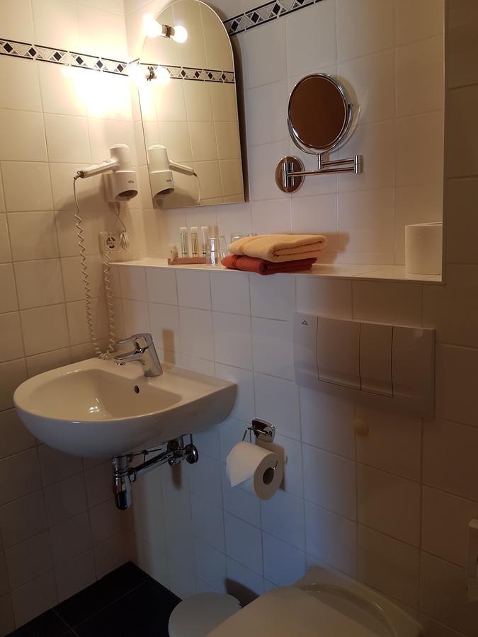 Altstadt Hotel Peiss ชตราลซุนด์ ภายนอก รูปภาพ